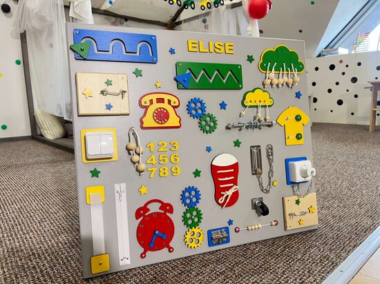 Liels aktivitāšu dēlis- Krāsainais- 60x70 cm